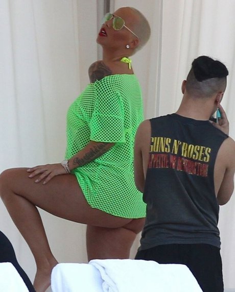 Amber Levonchuck model naked photos