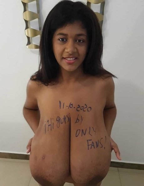 Kristina Milan perfect model photo