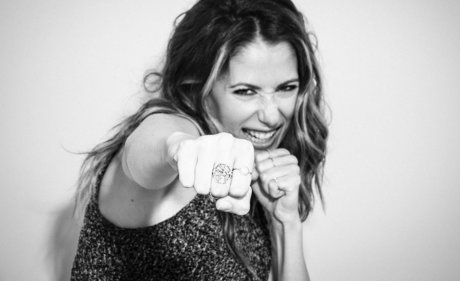 Amanda Crew art model gallery