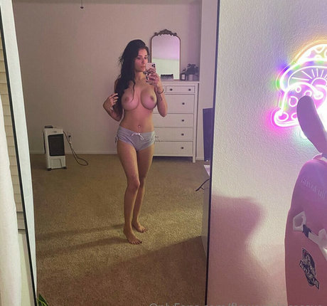 Flowerprincessxo naked star image