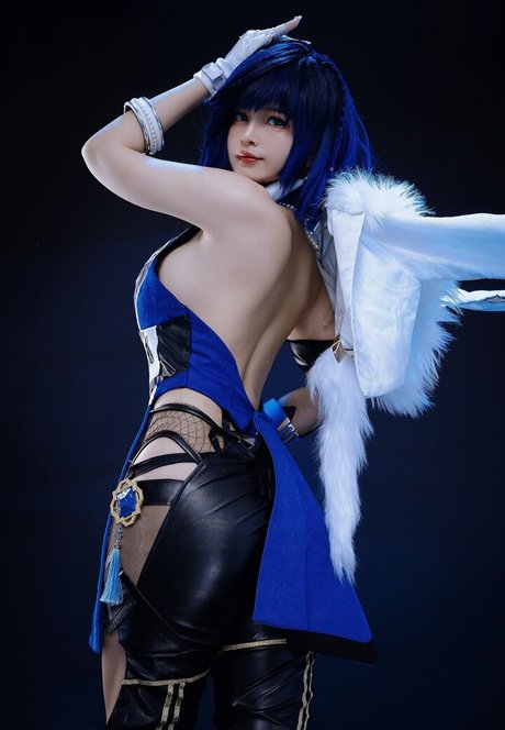 azami1110 model photo