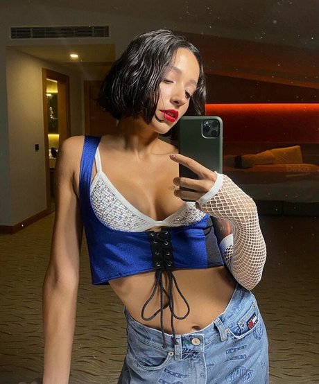 Zeynep Bastik naked star archive