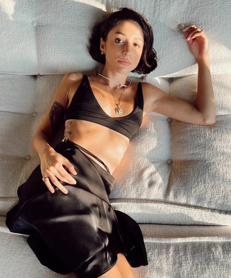 Zeynep Bastik pornstar naked pictures