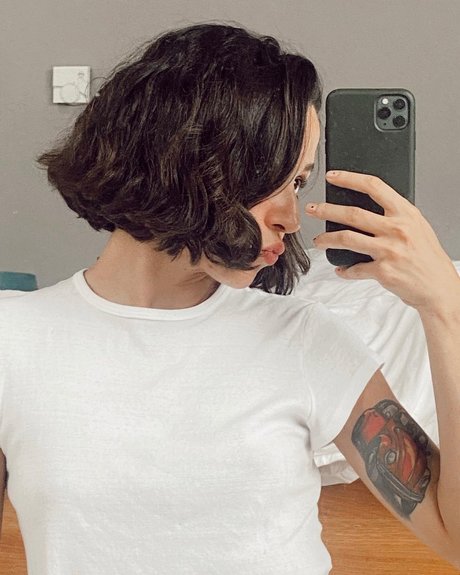 Zeynep Bastik exclusive star pic