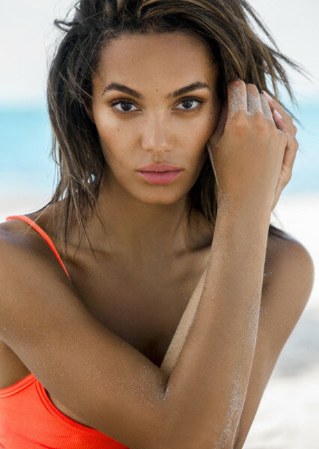 Alexis Gaube art actress images