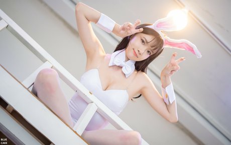 Lee Ahrin model pictures