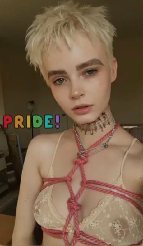 Milkie Way erotic model pic