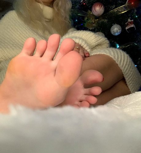 pitzy feet1 best star image