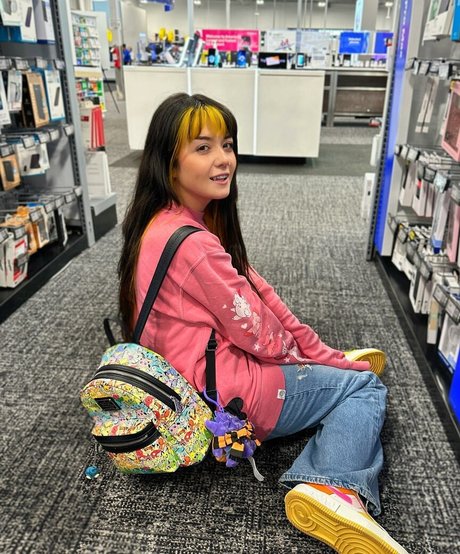 Bootz sexy actress gallery