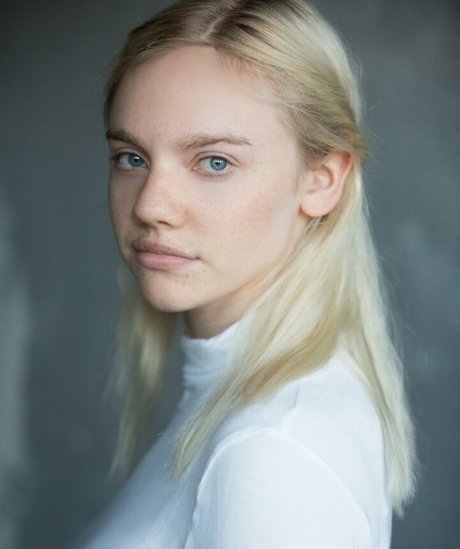 Aine Rose Daly erotic actress photos