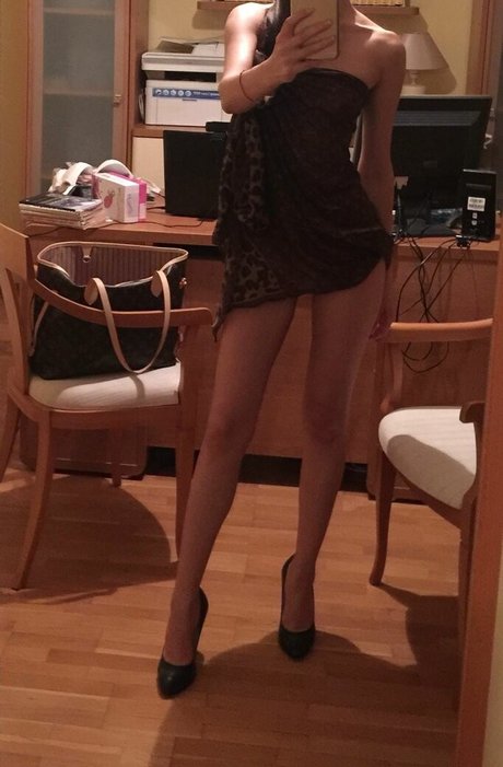 Elizabeth Sentbyeros model sexy archive