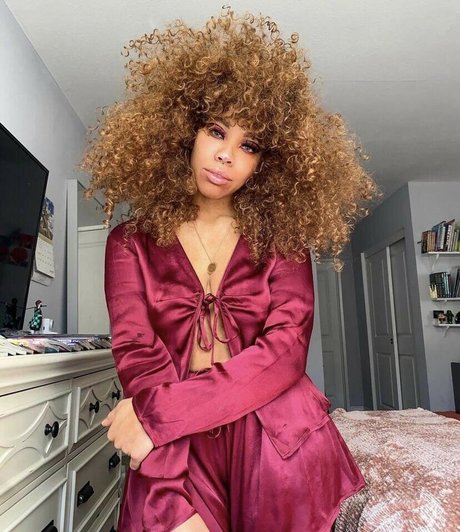 blowjob threesome onlyfans pornographic pics