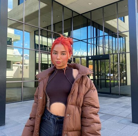 notvmvv top model img