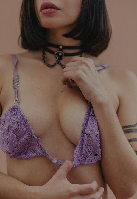 Paulabuenavidaa model porn pic