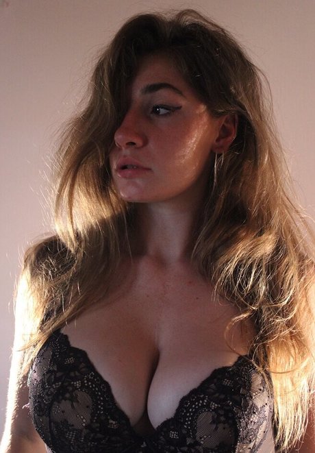 Nora Isabel model hd gallery