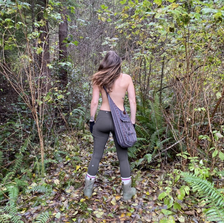 Nicollelove model sex photo