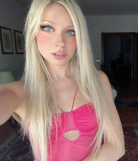 Maddie lena art star pic