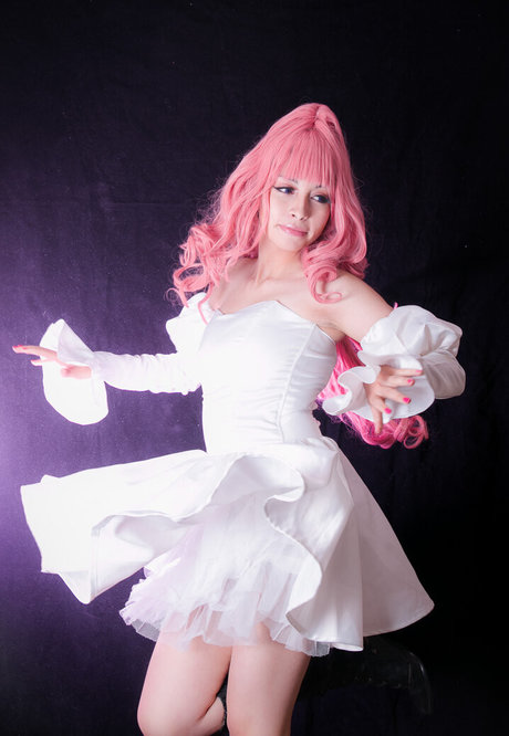 Akemii Blue porn model gallery