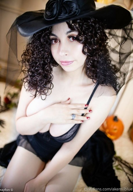 Akemii Blue star adult pictures