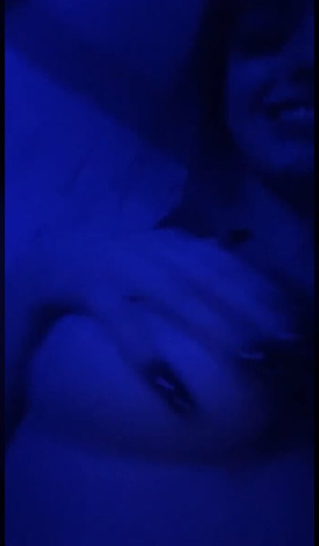 Wendyswhore17 erotic pornstar picture