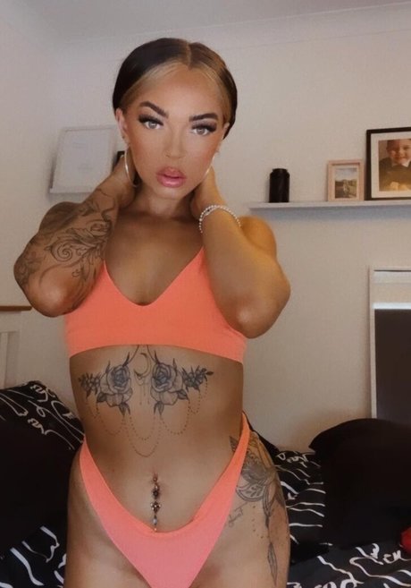 April Downes star pretty gallery