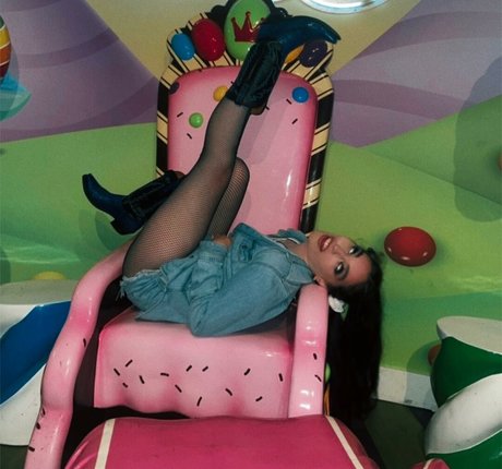 Elizabeth Rudy sexy model archive