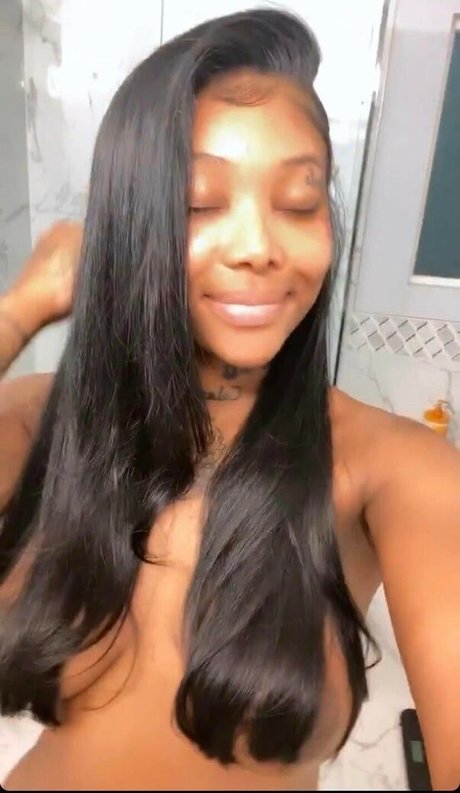 Summer Walker pornographic star pics