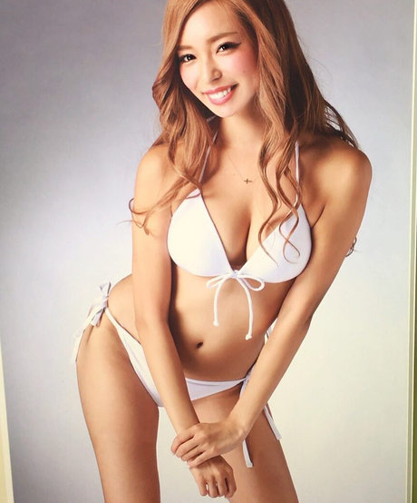 Hitomi 01270 free actress galleries