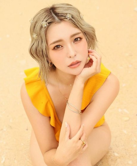 Hitomi 01270 art pornstar img