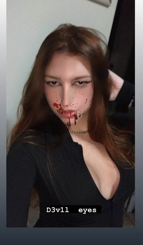 Nicky Oberlin pretty actress img