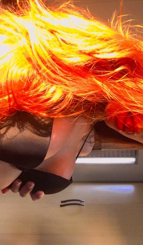 Nicky Oberlin model sexy pictures