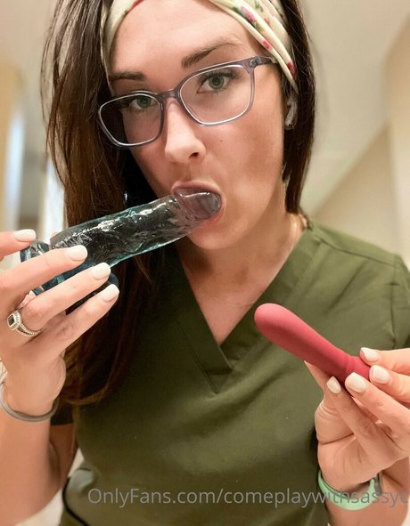 comeplaywithsassyc xxx pornstar photo