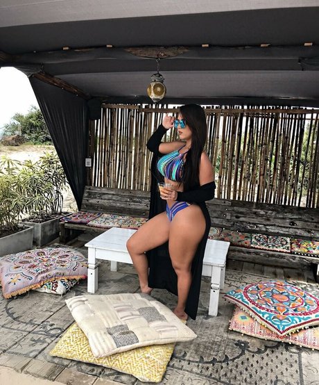 Isabella Pinheiro model sexy pics