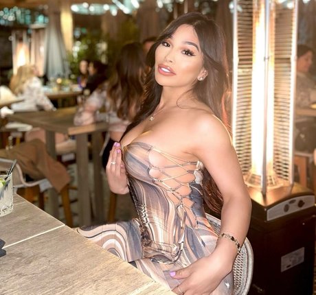 Jaslyn Lee model porn pic