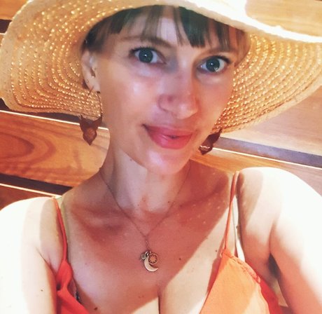 Alice Meinicke naked star pictures