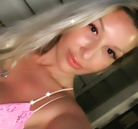 Lacey Denae pretty model photos