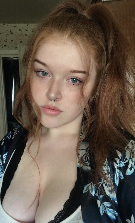 verysoftrobot model nude images