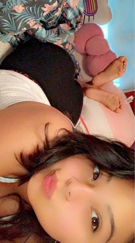 Hellovivifeet top actress picture