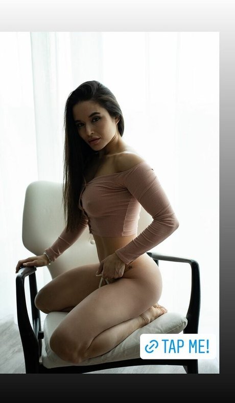 Monie Kulh free model photo