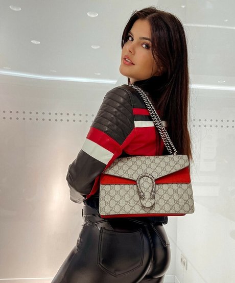 Larawinter exclusive star pic