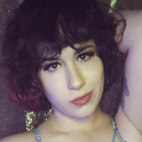 Betty Brash model sexy pic