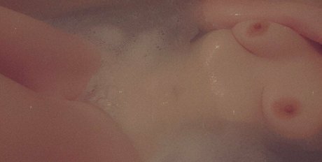 ur dads favv model naked pictures