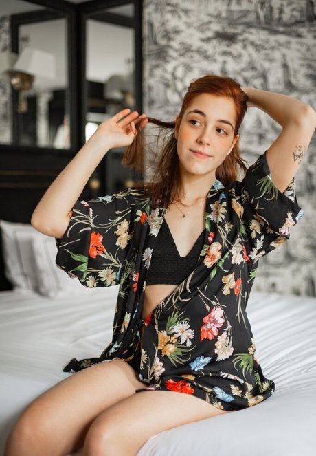 Lou Howard model sexy picture