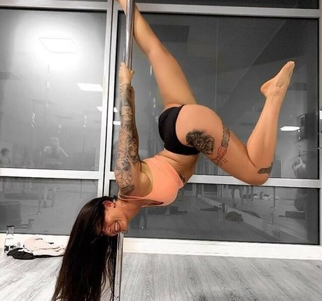 Vivian1510 pornstar hot archive