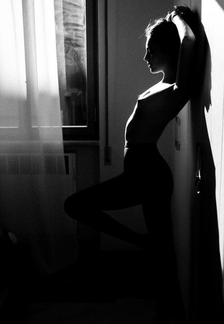 Erika Albonetti model naked pic