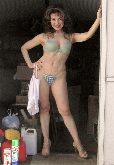 Helena Antonaccio art model pictures