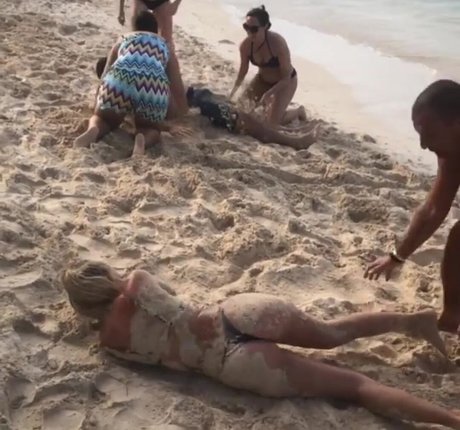 Daniela Lucas star beautiful pics