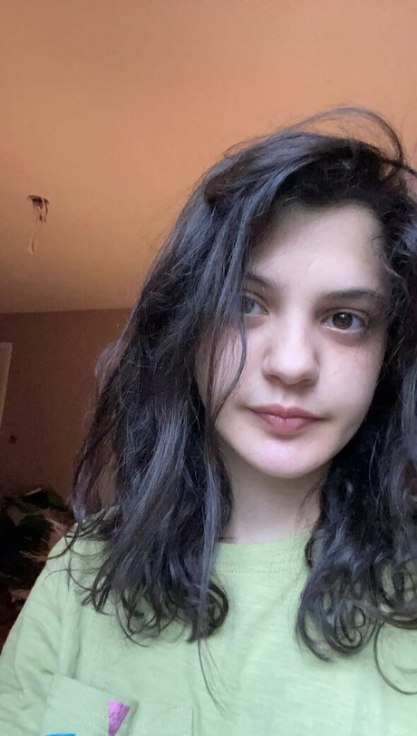 ceilingant beautiful model photos