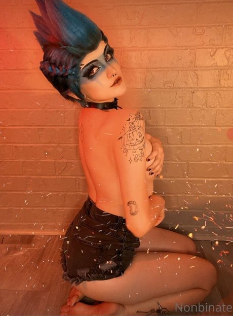 M Blackburn model nudes pictures