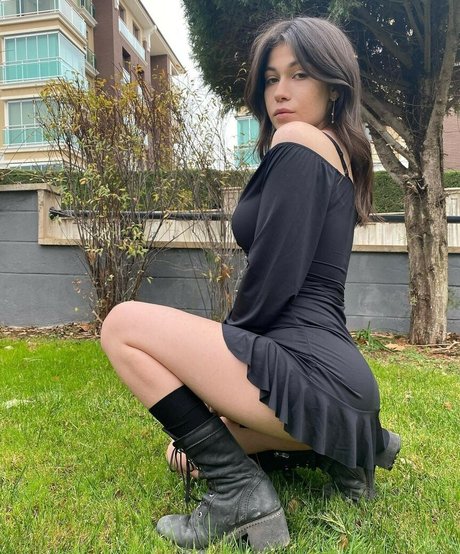 Cansu Cakal xxx model photos